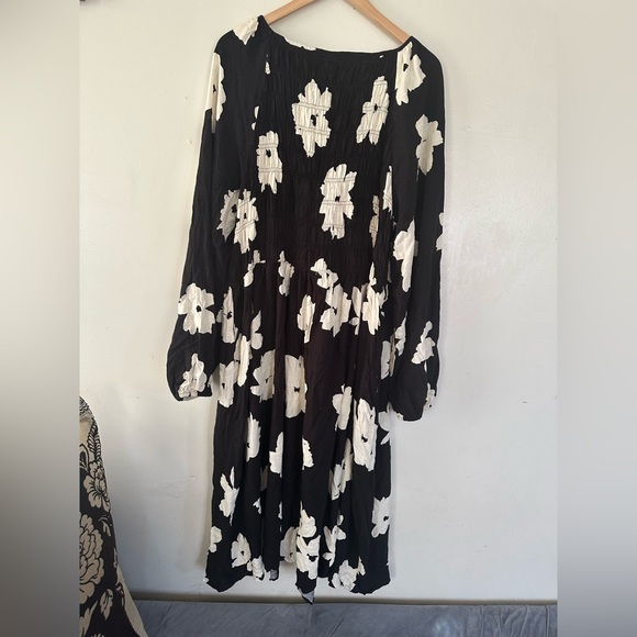 NWT Ava & Viv Women's Size Black Floral Balloon Sleeve Pleated Cocktail size 3X - Picture 8 of 12